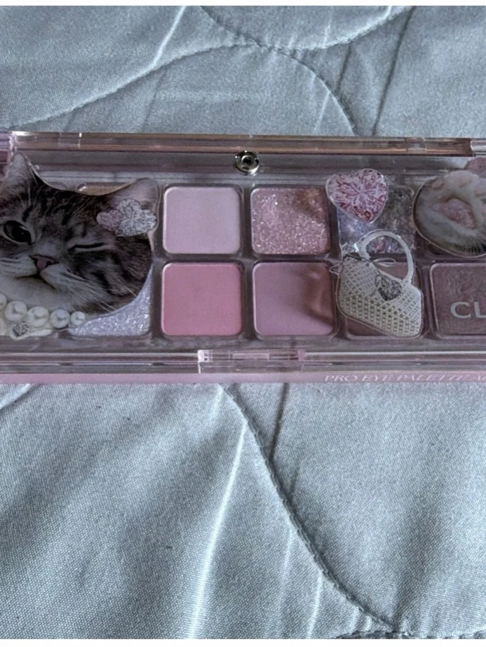 Clio  Pink Eyeshadow Palette - Soft Pink Shades
